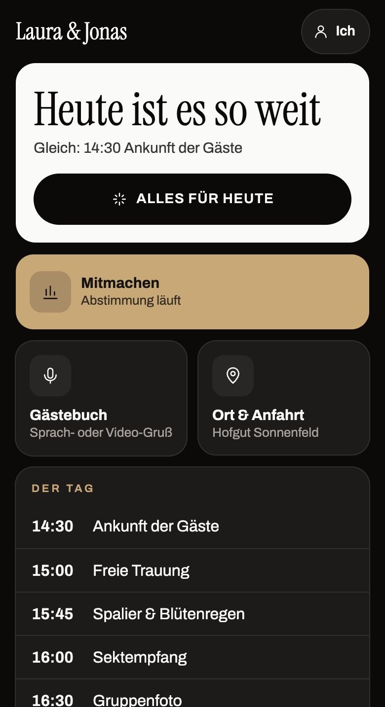 Gäste-App am Hochzeitstag in dunklem Design mit „Mitmachen – Abstimmung läuft“