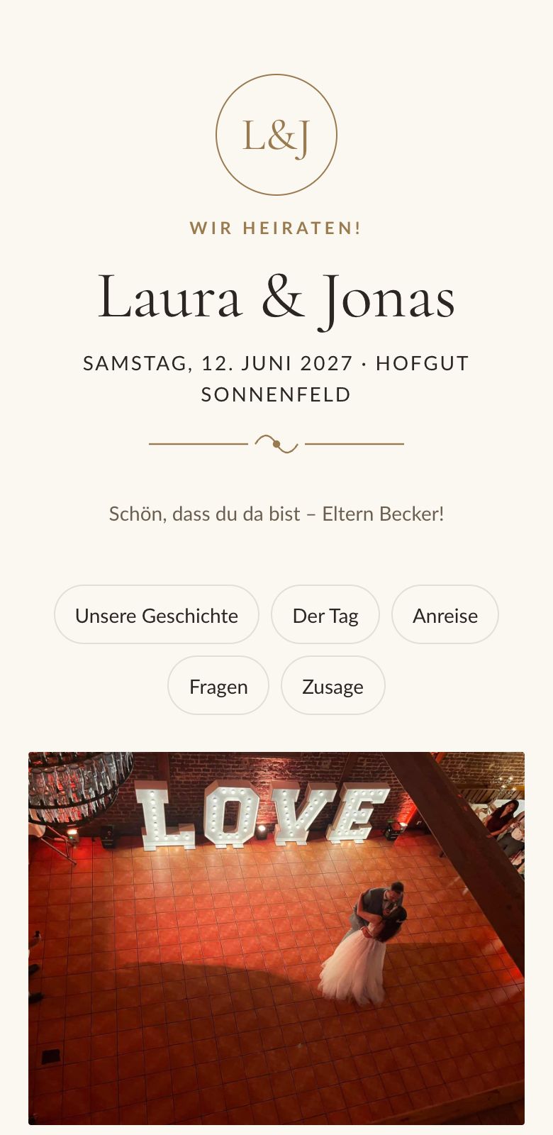 Hochzeitsseite am Handy in der Vorlage Klassisch mit persönlicher Begrüßung