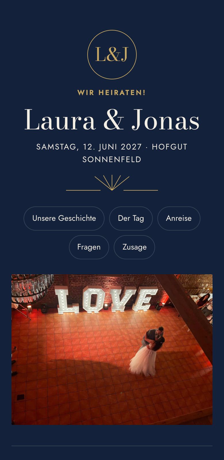 Hochzeitsseite am Handy in der Vorlage Nachtblau & Gold